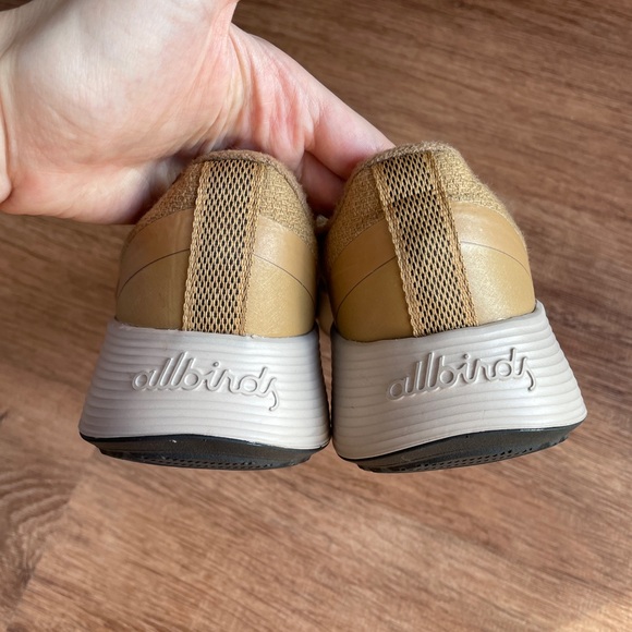 Allbirds Womens Wool Runner Protect Sneakers Tan Size 6.5 Business Casual Office - Picture 4 of 7